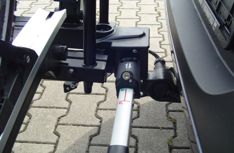 Trailer hitches and bike carriers
